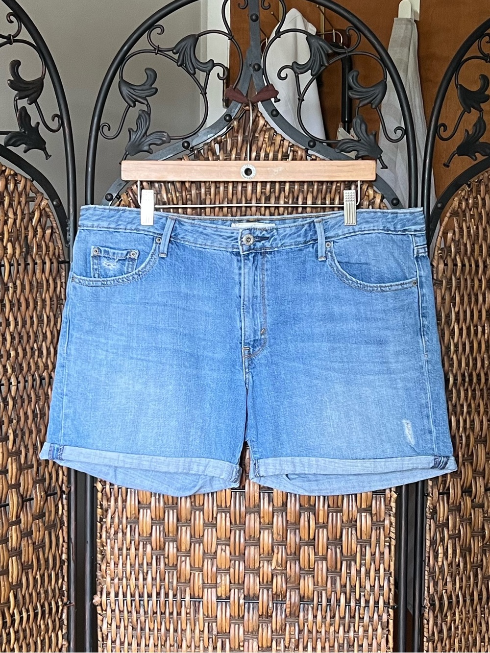 14 Levi’s Denim Shorts